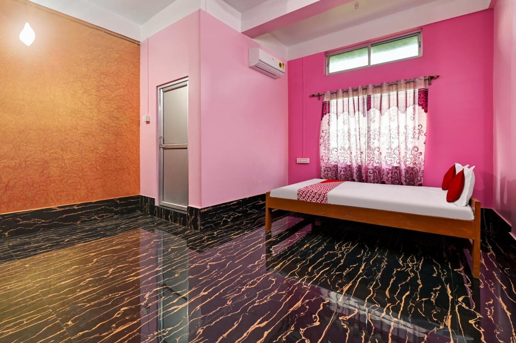 Oyo Flagship The Brahmaputra Homestay Гувахати Экстерьер фото