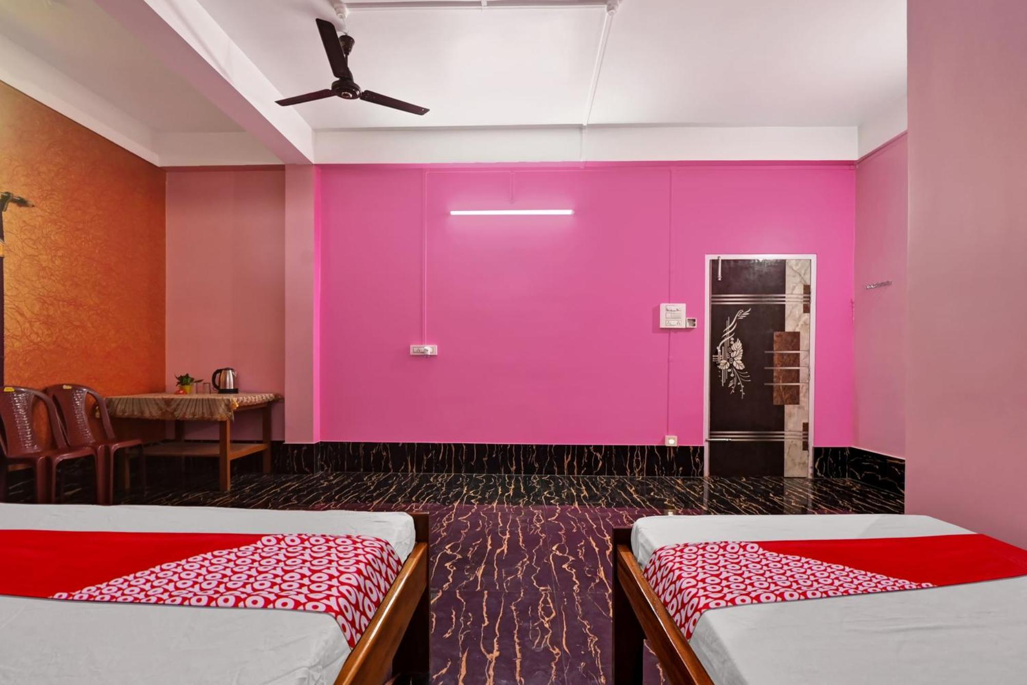 Oyo Flagship The Brahmaputra Homestay Гувахати Экстерьер фото