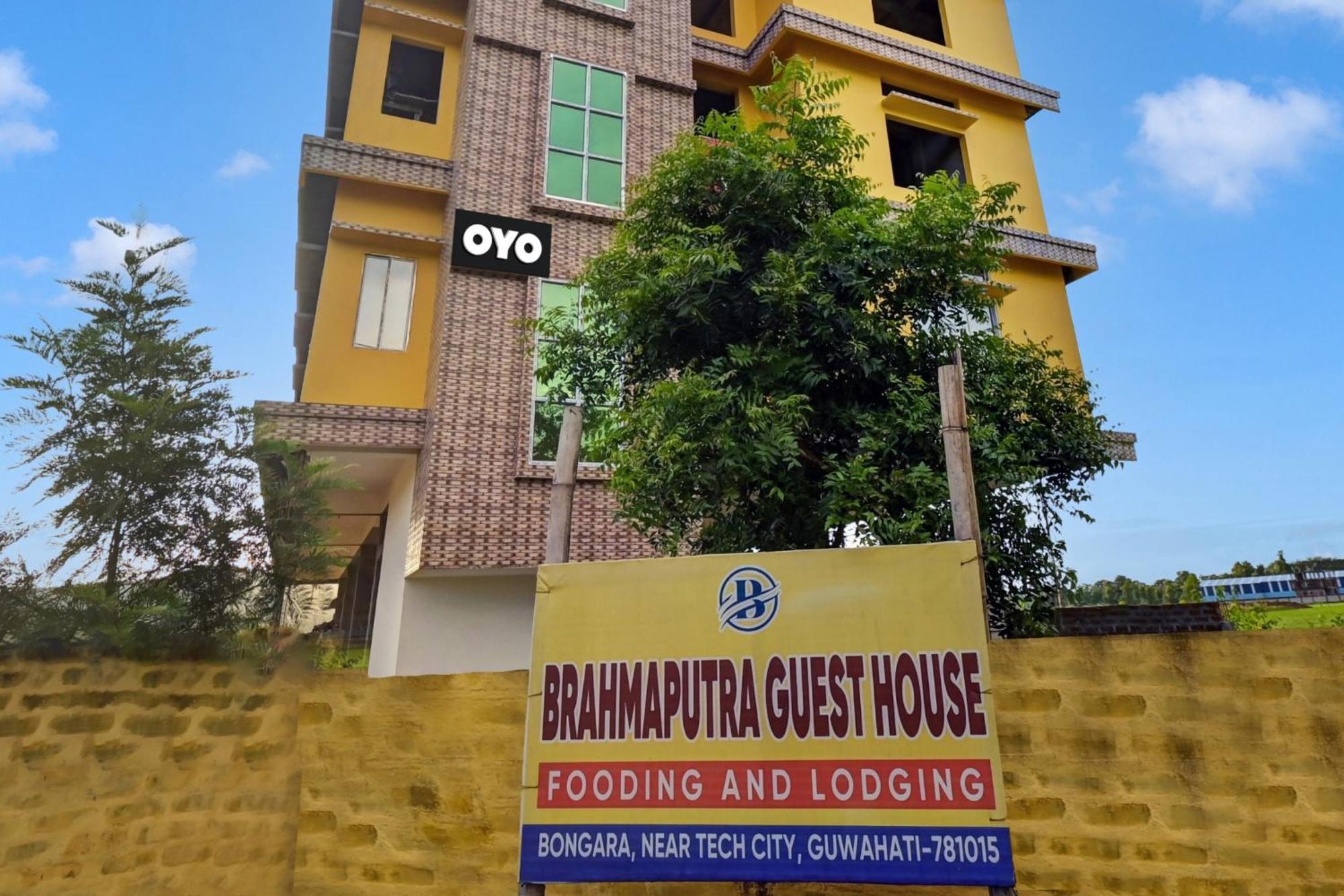 Oyo Flagship The Brahmaputra Homestay Гувахати Экстерьер фото