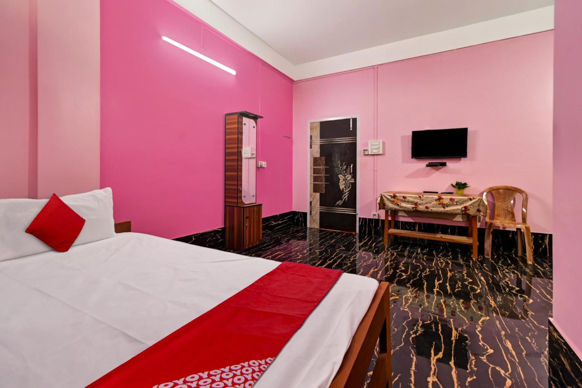 Oyo Flagship The Brahmaputra Homestay Гувахати Экстерьер фото